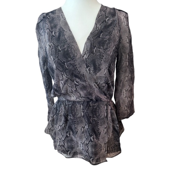 BABATON V-NECK FAUX WRAP 100% SILK BLOUSE  REPTILE PRINT WITH PEPLUM WOMENS XS - Picture 1 of 6